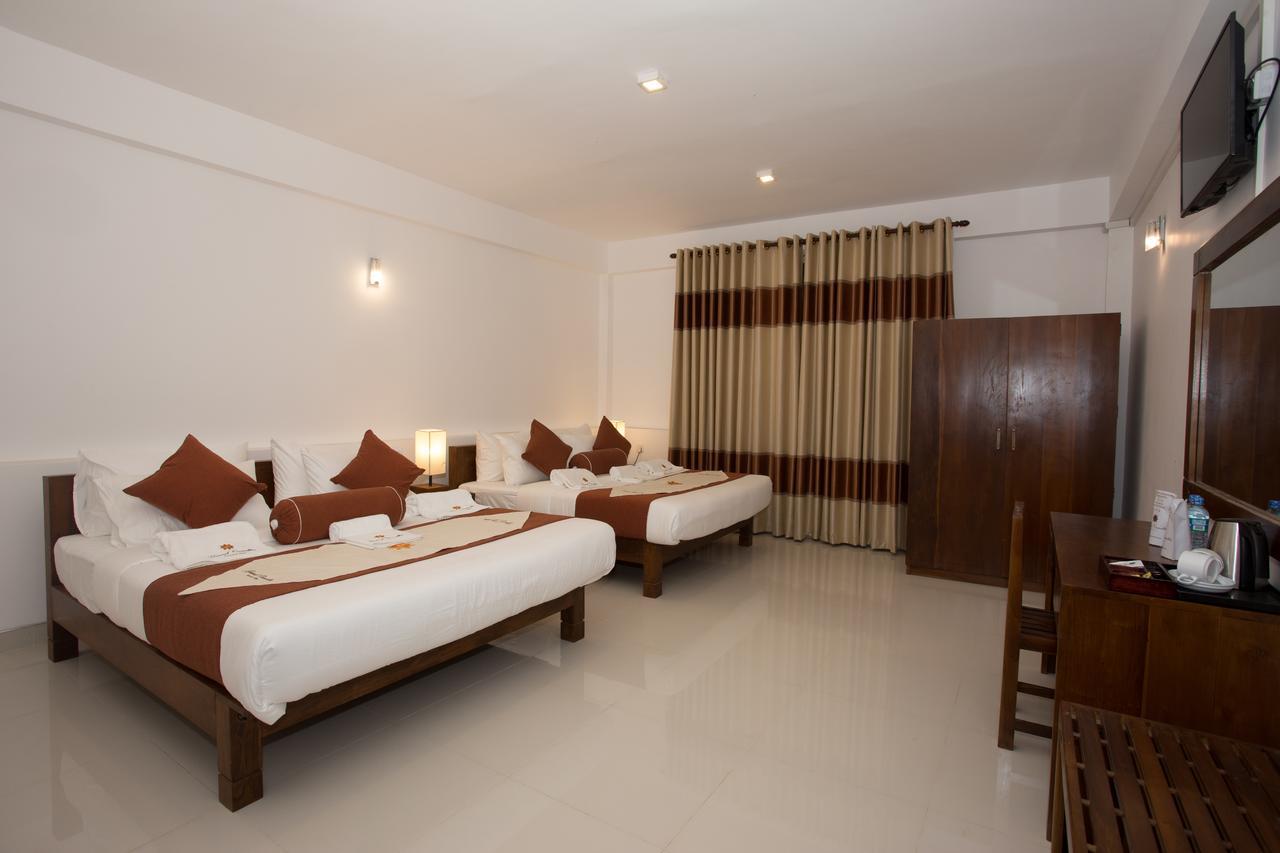 Grand Camellia Hotel Nuwara Eliya Bagian luar foto