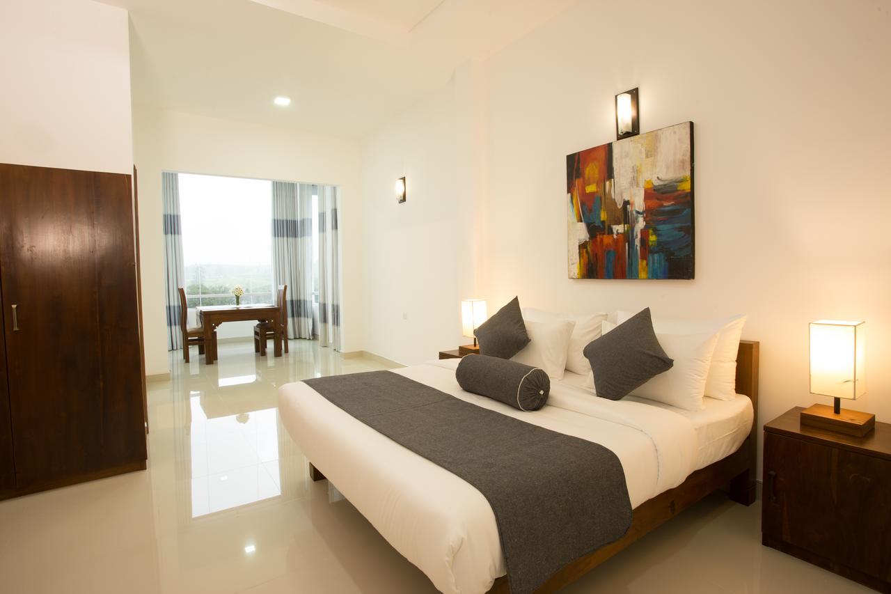 Grand Camellia Hotel Nuwara Eliya Bagian luar foto