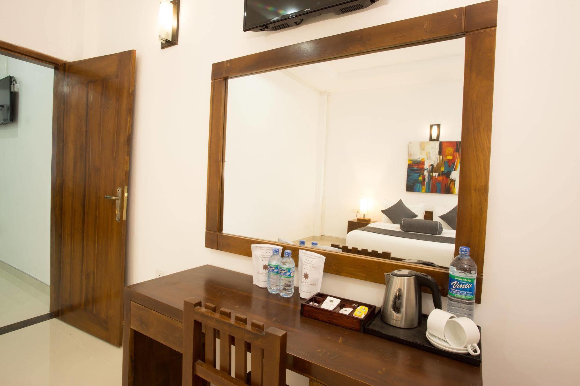 Grand Camellia Hotel Nuwara Eliya Bagian luar foto