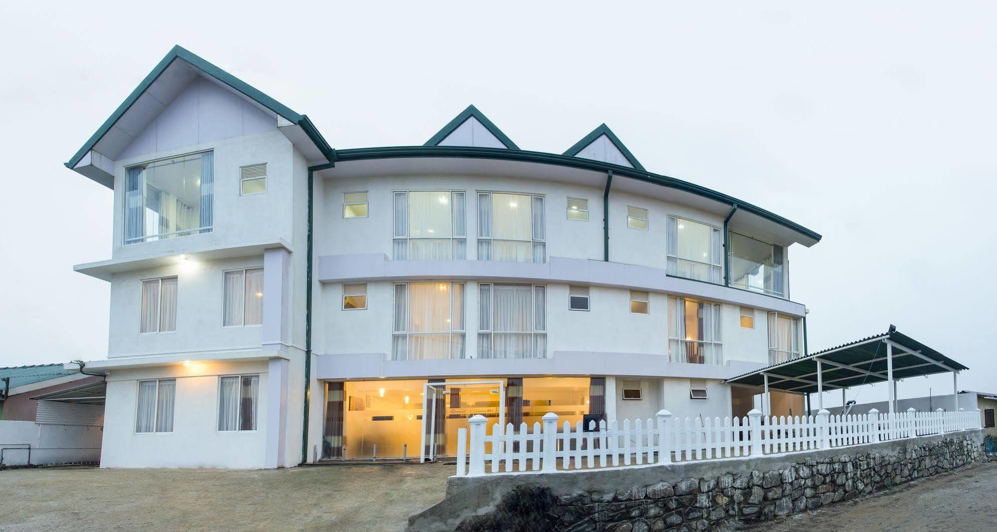Grand Camellia Hotel Nuwara Eliya Bagian luar foto
